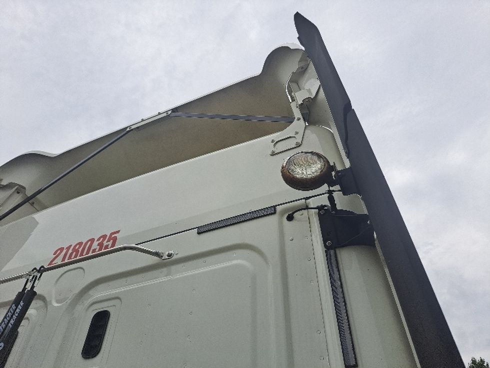 Sleeper Tractor-Heavy Duty Tractors-Freightliner-2019-Cascadia 11364ST-Atlanta-GA-440,215\n\t\tmiles-$ 55,000 - Image 21