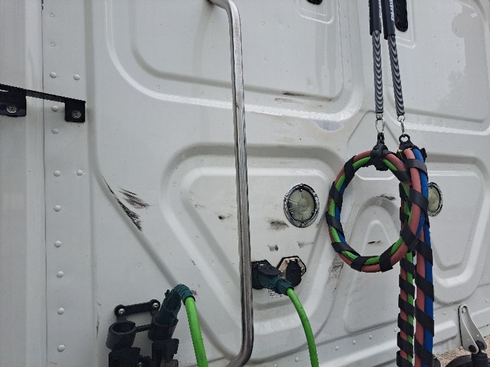 Sleeper Tractor-Heavy Duty Tractors-Freightliner-2019-Cascadia 11364ST-Atlanta-GA-440,215\n\t\tmiles-$ 55,000 - Image 23