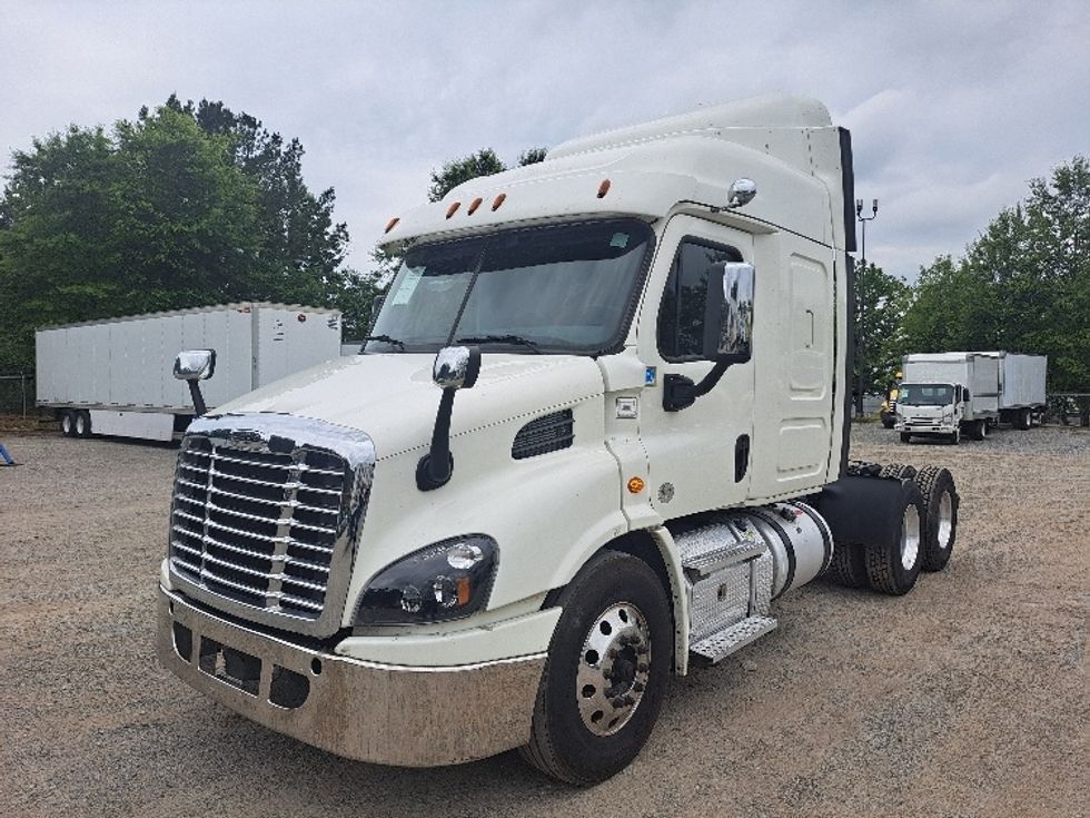 Sleeper Tractor-Heavy Duty Tractors-Freightliner-2019-Cascadia 11364ST-Atlanta-GA-440,215\n\t\tmiles-$ 55,000 - Image 3