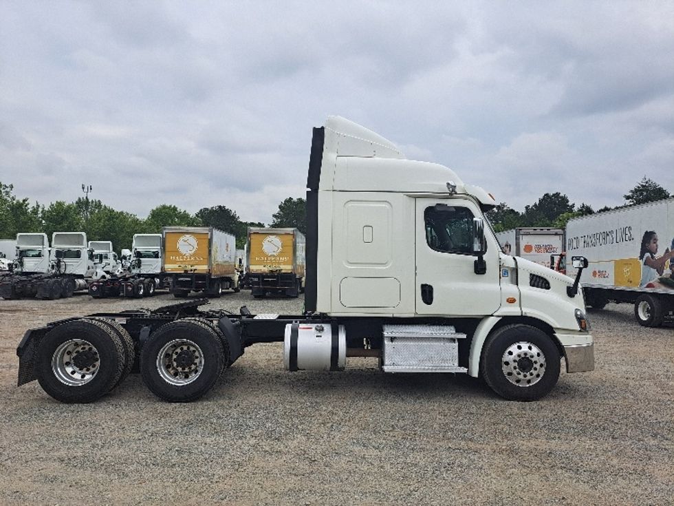 Sleeper Tractor-Heavy Duty Tractors-Freightliner-2019-Cascadia 11364ST-Atlanta-GA-440,215\n\t\tmiles-$ 55,000 - Image 8
