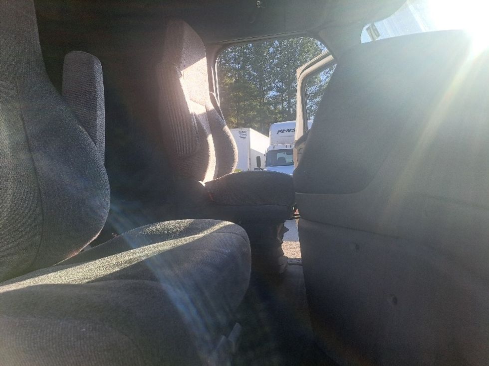 Sleeper Tractor-Heavy Duty Tractors-Freightliner-2019-Cascadia 11364ST-Atlanta-GA-489,129\n\t\tmiles-$ 52,250 - Image 15