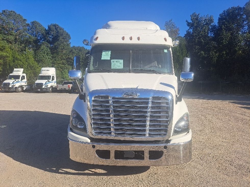 Sleeper Tractor-Heavy Duty Tractors-Freightliner-2019-Cascadia 11364ST-Atlanta-GA-489,129\n\t\tmiles-$ 52,250 - Image 2