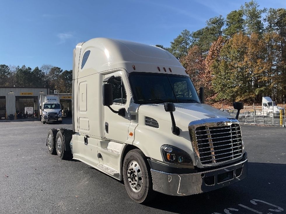 Sleeper Tractor-Heavy Duty Tractors-Freightliner-2019-Cascadia 11364ST-Gainesville-GA-525,932\n\t\tmiles-$ 51,750 - Image 1