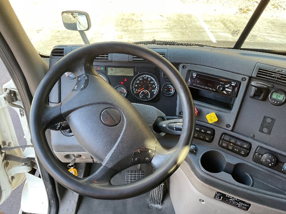 Sleeper Tractor-Heavy Duty Tractors-Freightliner-2019-Cascadia 11364ST-Gainesville-GA-525,932\n\t\tmiles-$ 51,750 - Image 11