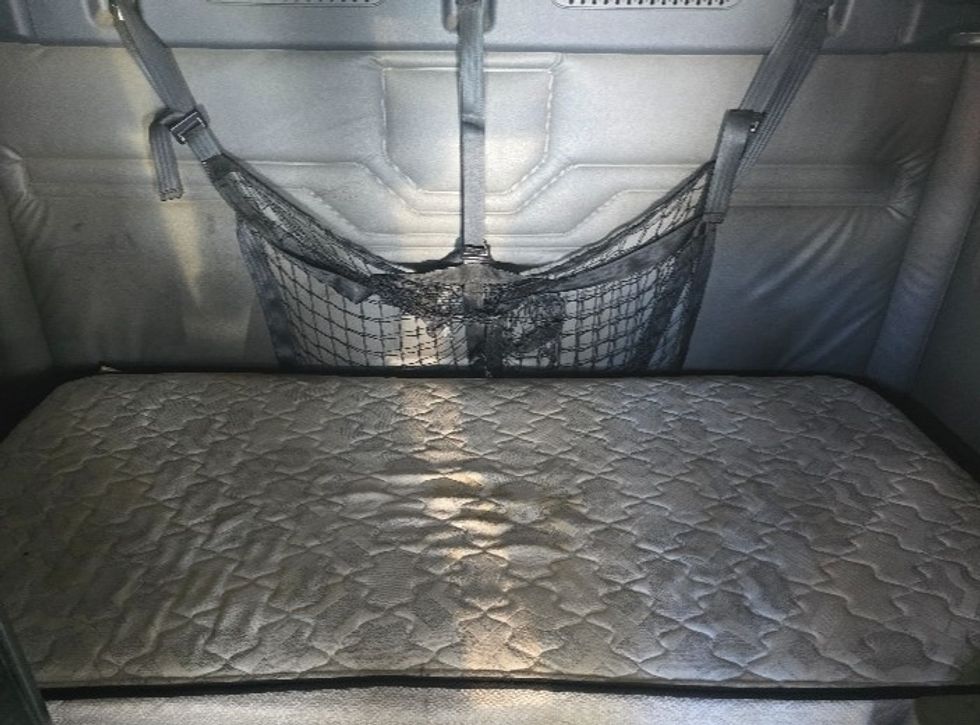 Sleeper Tractor-Heavy Duty Tractors-Freightliner-2019-Cascadia 11364ST-Gainesville-GA-525,932\n\t\tmiles-$ 51,750 - Image 17