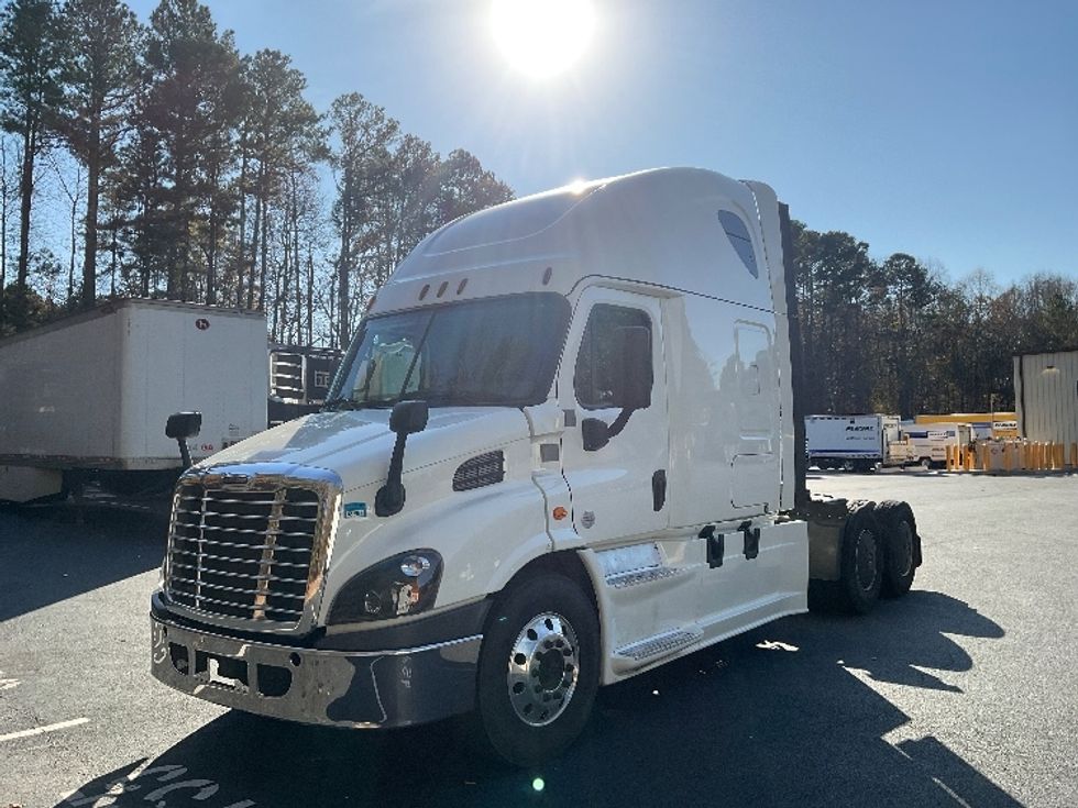 Sleeper Tractor-Heavy Duty Tractors-Freightliner-2019-Cascadia 11364ST-Gainesville-GA-525,932\n\t\tmiles-$ 51,750 - Image 3