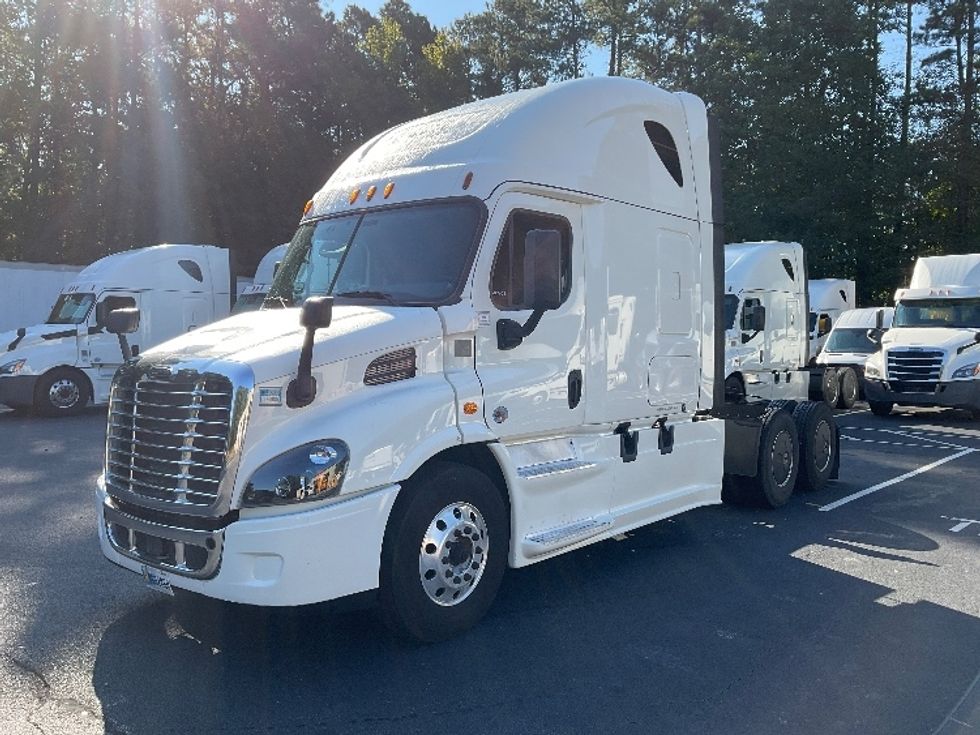 Sleeper Tractor-Heavy Duty Tractors-Freightliner-2019-Cascadia 11364ST-Gainesville-GA-574,301\n\t\tmiles-$ 49,750 - Image 3