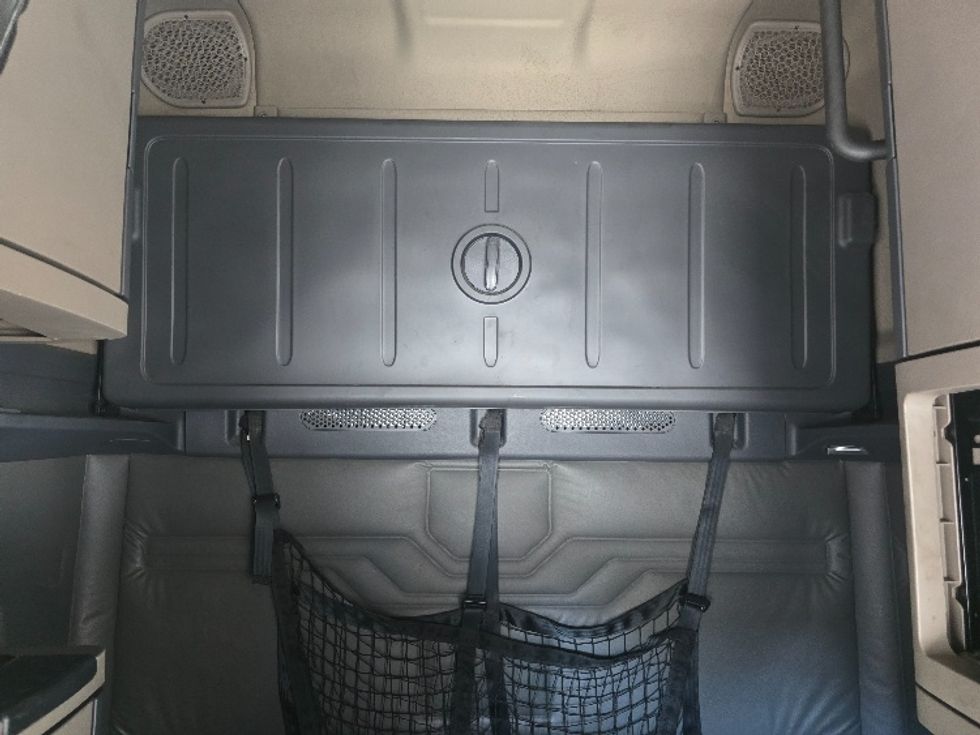 Sleeper Tractor-Heavy Duty Tractors-Freightliner-2019-Cascadia 11364ST-Gainesville-GA-608,255\n\t\tmiles-$ 47,000 - Image 16