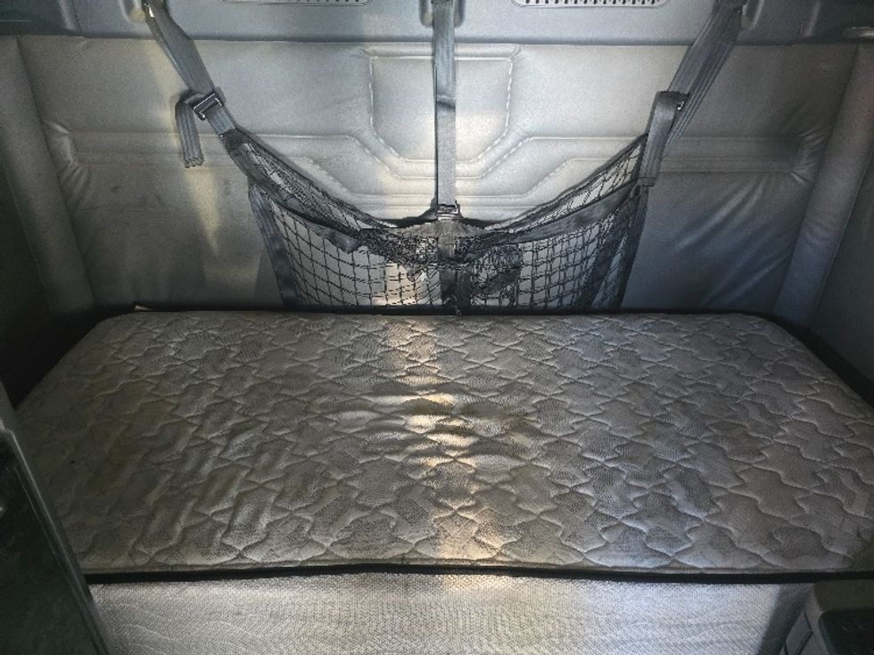 Sleeper Tractor-Heavy Duty Tractors-Freightliner-2019-Cascadia 11364ST-Gainesville-GA-608,255\n\t\tmiles-$ 47,000 - Image 17