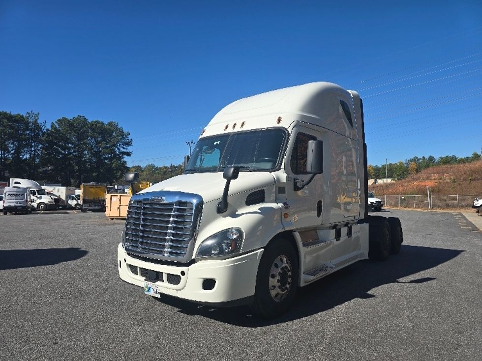 Sleeper Tractor-Heavy Duty Tractors-Freightliner-2019-Cascadia 11364ST-Gainesville-GA-608,255\n\t\tmiles-$ 47,000 - Image 3