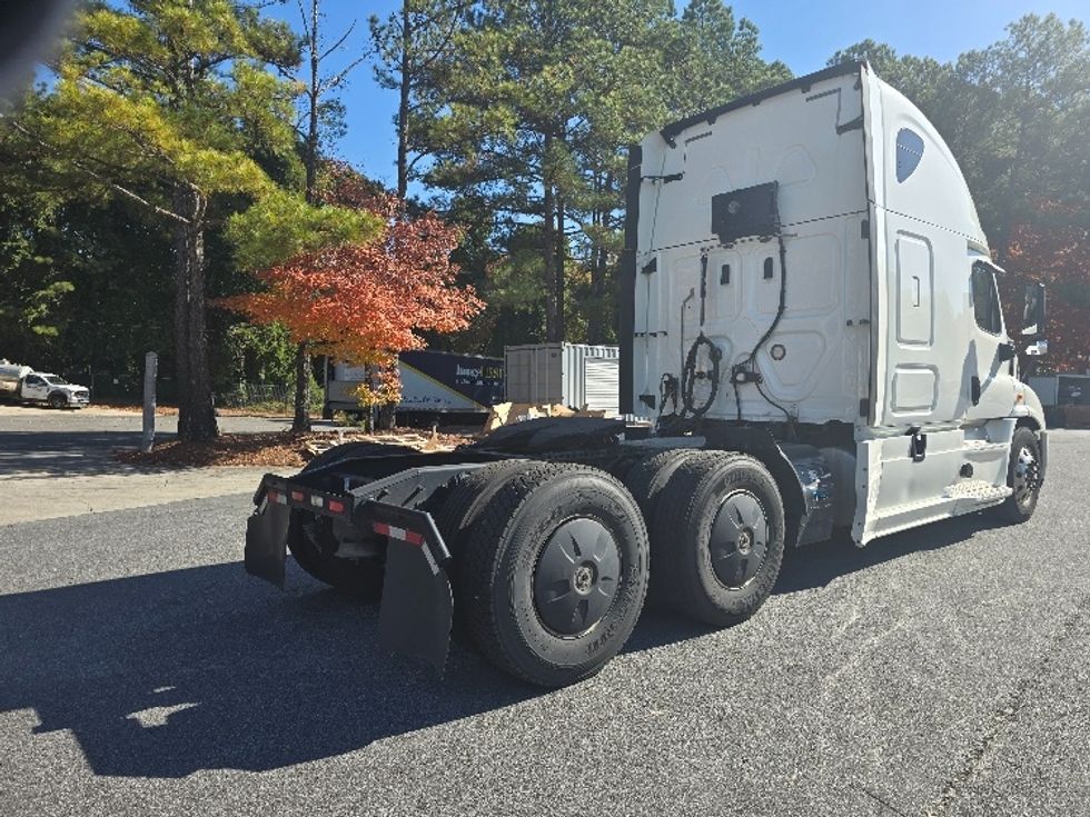 Sleeper Tractor-Heavy Duty Tractors-Freightliner-2019-Cascadia 11364ST-Gainesville-GA-608,255\n\t\tmiles-$ 47,000 - Image 7