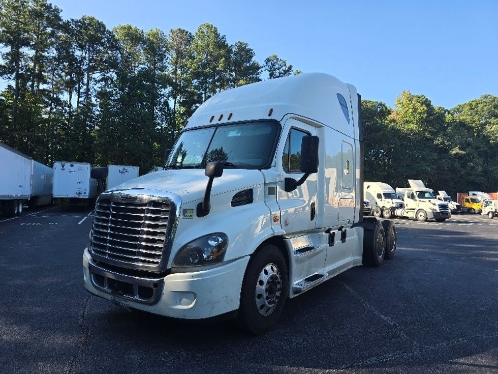 Sleeper Tractor-Heavy Duty Tractors-Freightliner-2019-Cascadia 11364ST-Gainesville-GA-623,134\n\t\tmiles-$ 47,000 - Image 3