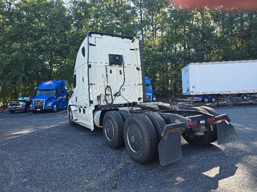 Sleeper Tractor-Heavy Duty Tractors-Freightliner-2019-Cascadia 11364ST-Gainesville-GA-623,134\n\t\tmiles-$ 47,000 - Image 5