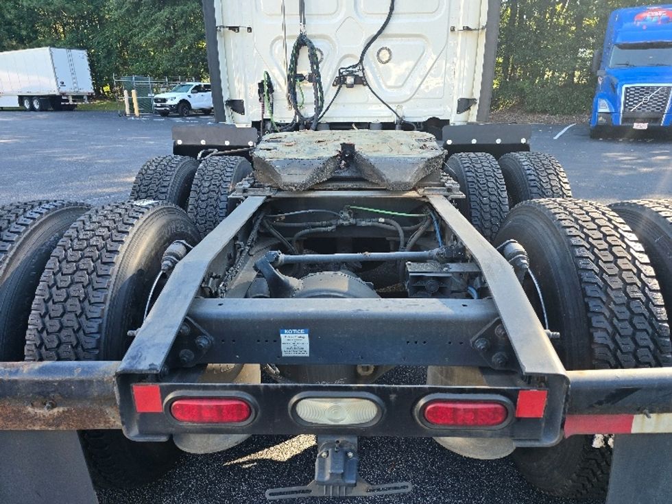 Sleeper Tractor-Heavy Duty Tractors-Freightliner-2019-Cascadia 11364ST-Gainesville-GA-623,134\n\t\tmiles-$ 47,000 - Image 6