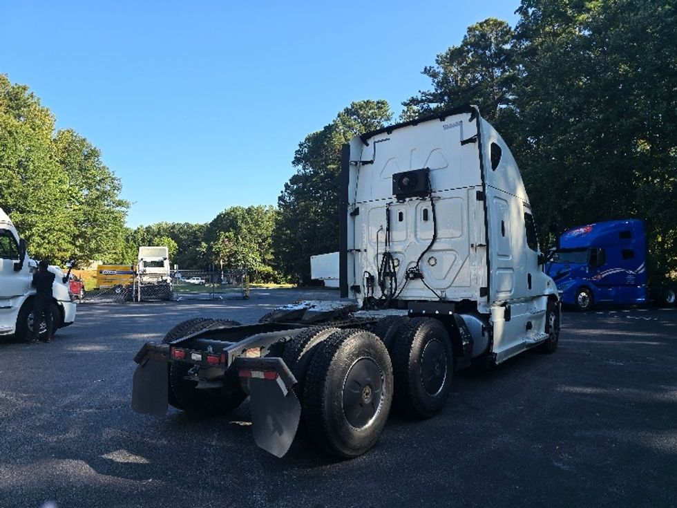 Sleeper Tractor-Heavy Duty Tractors-Freightliner-2019-Cascadia 11364ST-Gainesville-GA-623,134\n\t\tmiles-$ 47,000 - Image 7