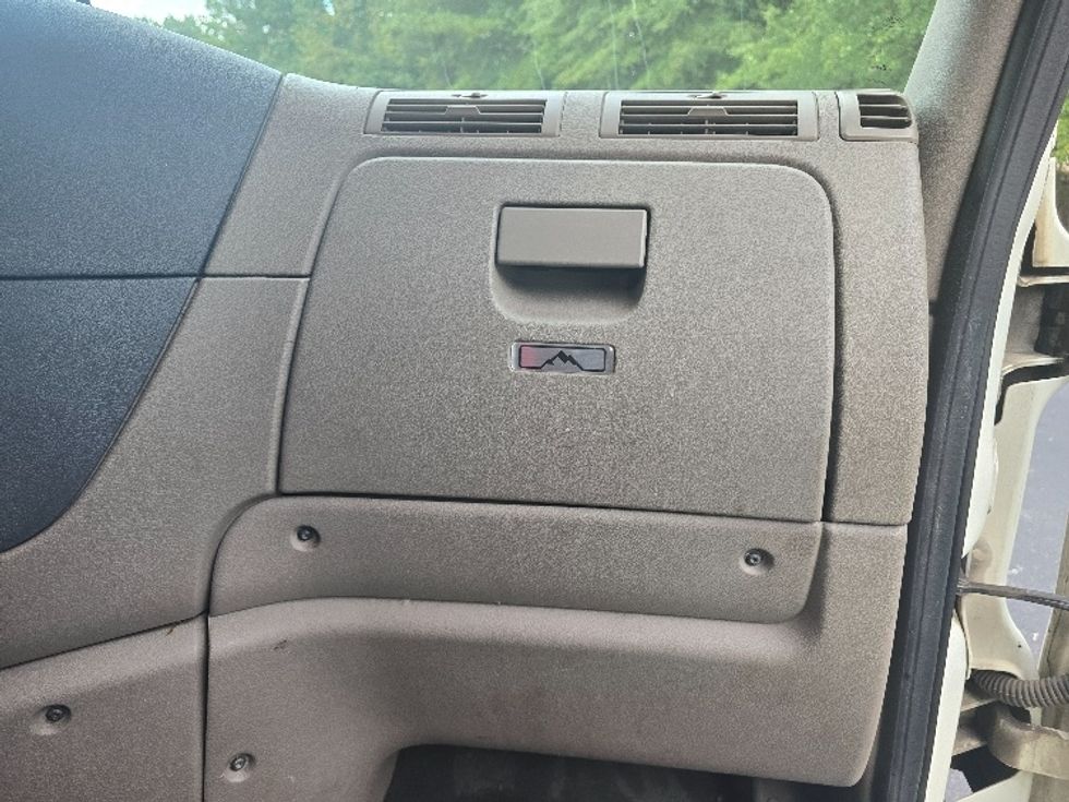 Sleeper Tractor-Heavy Duty Tractors-Freightliner-2019-Cascadia 11364ST-Gainesville-GA-640,529\n\t\tmiles-$ 45,000 - Image 14