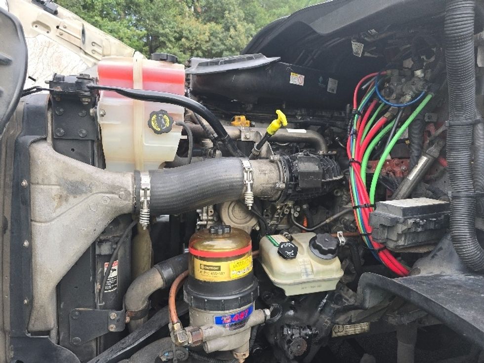 Sleeper Tractor-Heavy Duty Tractors-Freightliner-2019-Cascadia 11364ST-Gainesville-GA-640,529\n\t\tmiles-$ 45,000 - Image 21