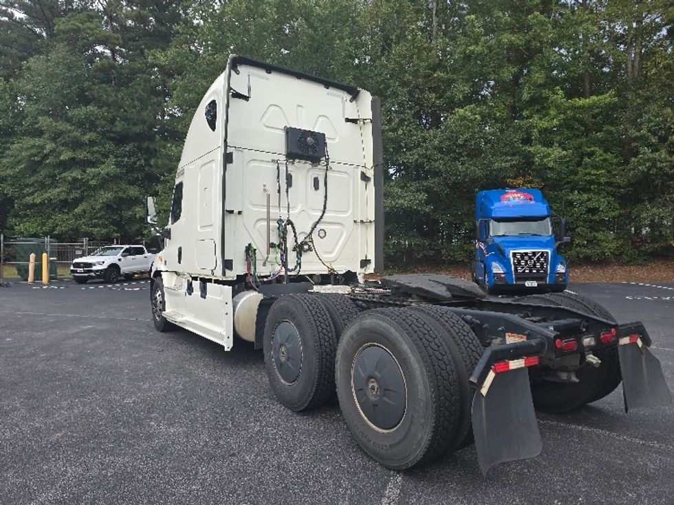 Sleeper Tractor-Heavy Duty Tractors-Freightliner-2019-Cascadia 11364ST-Gainesville-GA-640,529\n\t\tmiles-$ 45,000 - Image 5