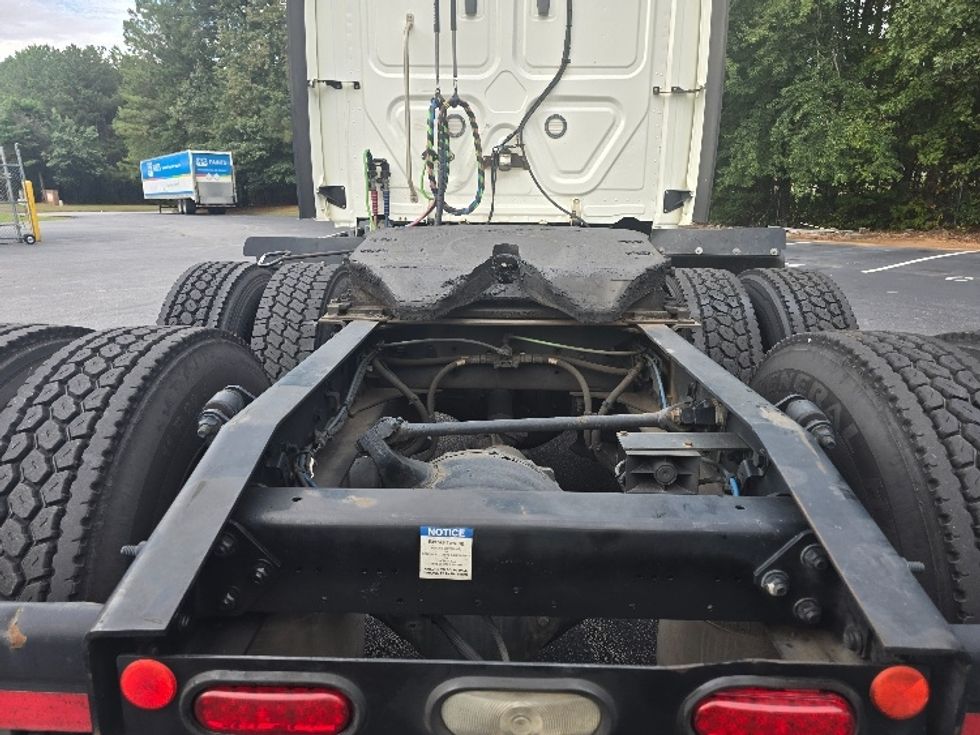 Sleeper Tractor-Heavy Duty Tractors-Freightliner-2019-Cascadia 11364ST-Gainesville-GA-640,529\n\t\tmiles-$ 45,000 - Image 6