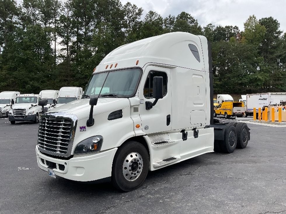 Sleeper Tractor-Heavy Duty Tractors-Freightliner-2019-Cascadia 11364ST-Gainesville-GA-641,525\n\t\tmiles-$ 47,000 - Image 3