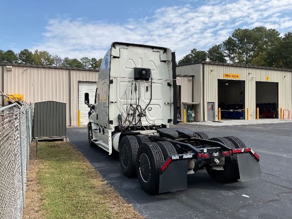 Sleeper Tractor-Heavy Duty Tractors-Freightliner-2019-Cascadia 11364ST-Gainesville-GA-641,525\n\t\tmiles-$ 47,000 - Image 5
