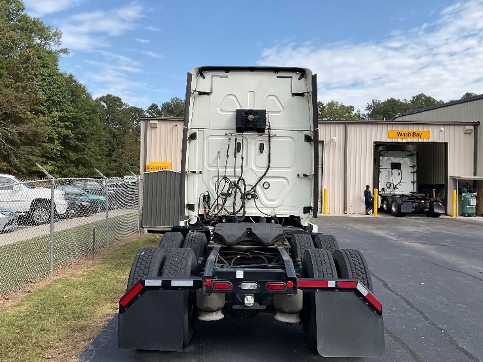 Sleeper Tractor-Heavy Duty Tractors-Freightliner-2019-Cascadia 11364ST-Gainesville-GA-641,525\n\t\tmiles-$ 47,000 - Image 6