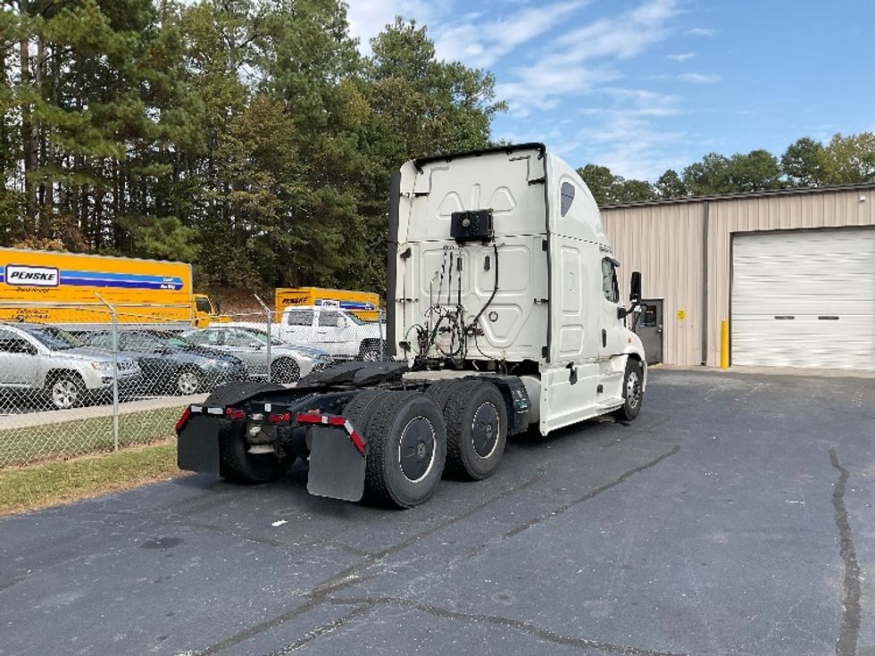 Sleeper Tractor-Heavy Duty Tractors-Freightliner-2019-Cascadia 11364ST-Gainesville-GA-641,525\n\t\tmiles-$ 47,000 - Image 7
