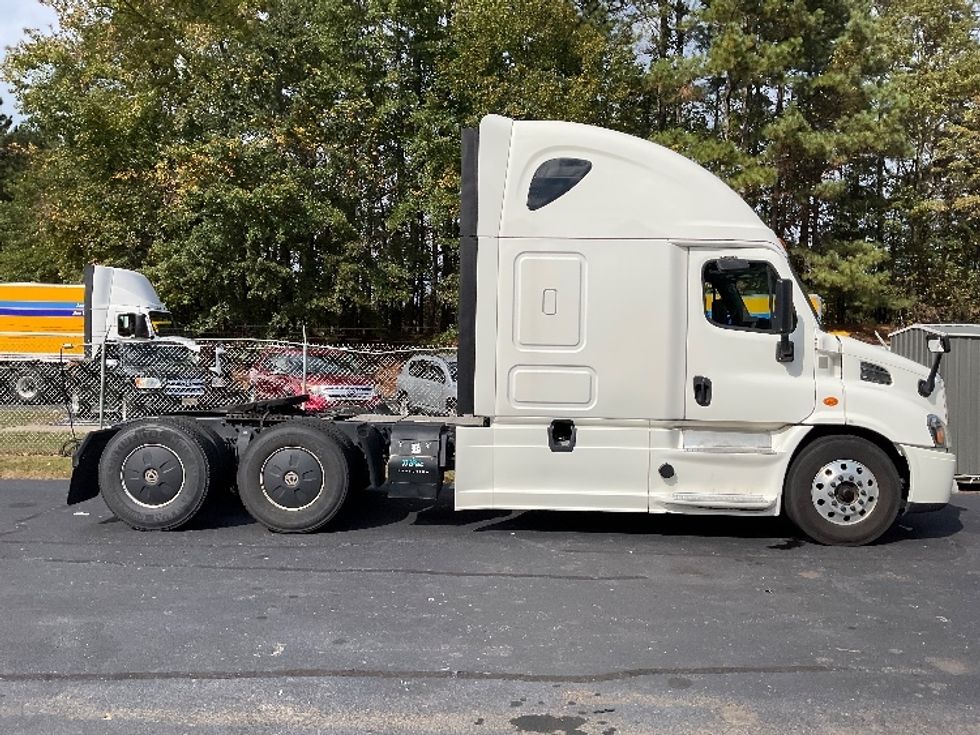 Sleeper Tractor-Heavy Duty Tractors-Freightliner-2019-Cascadia 11364ST-Gainesville-GA-641,525\n\t\tmiles-$ 47,000 - Image 8