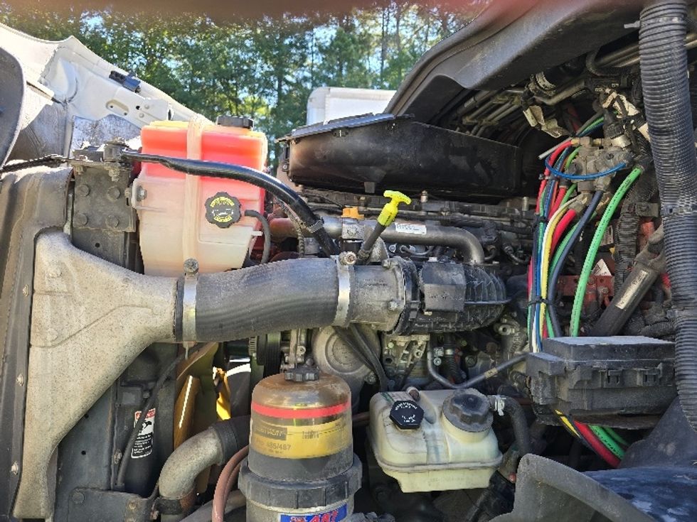 Sleeper Tractor-Heavy Duty Tractors-Freightliner-2019-Cascadia 11364ST-Gainesville-GA-669,675\n\t\tmiles-$ 43,250 - Image 21