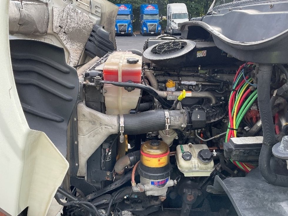 Sleeper Tractor-Heavy Duty Tractors-Freightliner-2019-Cascadia 11364ST-Gainesville-GA-705,115\n\t\tmiles-$ 40,750 - Image 21