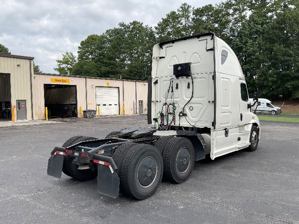 Sleeper Tractor-Heavy Duty Tractors-Freightliner-2019-Cascadia 11364ST-Gainesville-GA-705,115\n\t\tmiles-$ 40,750 - Image 7
