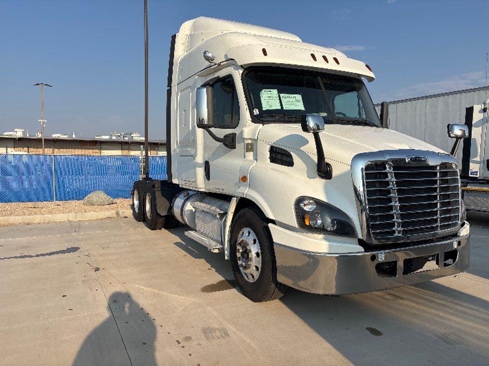 Sleeper Tractor-Heavy Duty Tractors-Freightliner-2019-Cascadia 11364ST-Greeley-CO-464,163\n\t\tmiles-$ 57,250 - Image 1