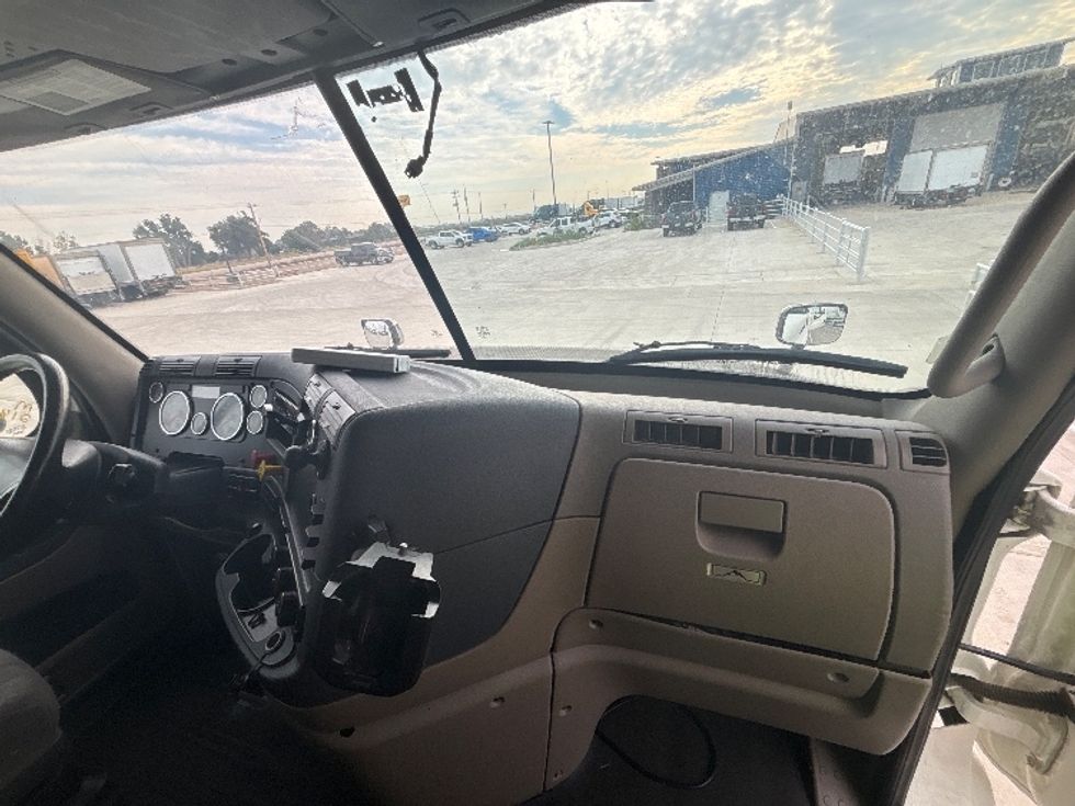 Sleeper Tractor-Heavy Duty Tractors-Freightliner-2019-Cascadia 11364ST-Greeley-CO-464,163\n\t\tmiles-$ 57,250 - Image 14
