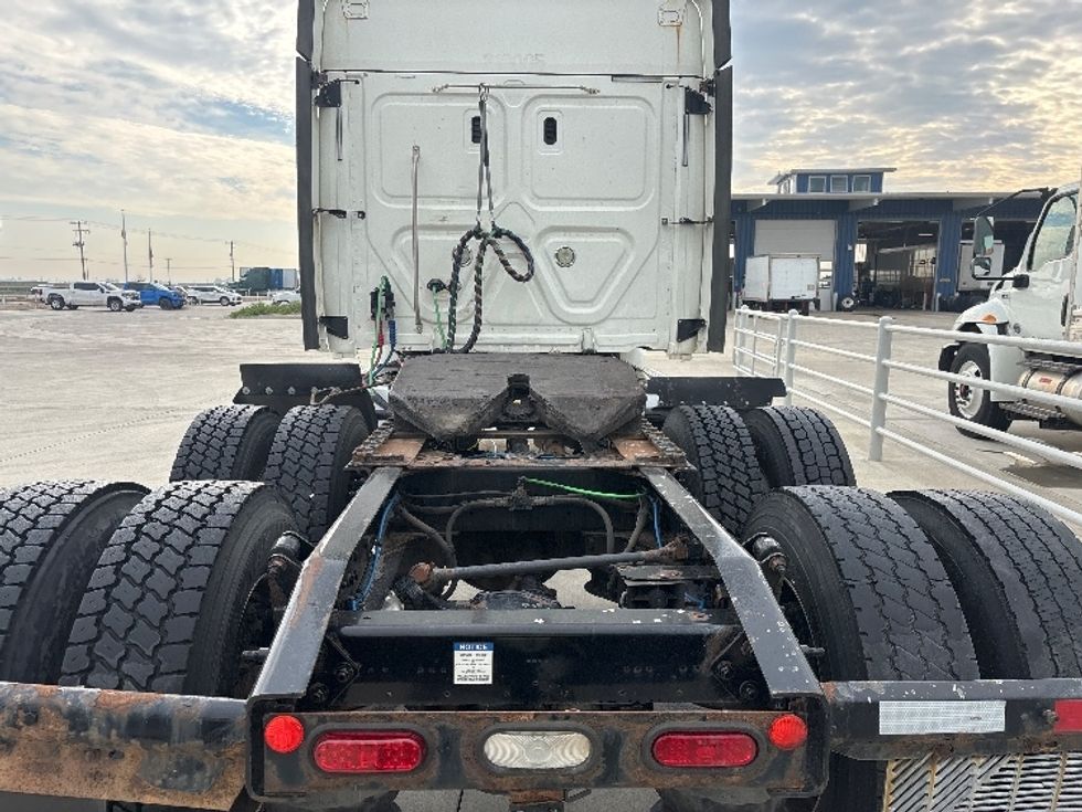 Sleeper Tractor-Heavy Duty Tractors-Freightliner-2019-Cascadia 11364ST-Greeley-CO-464,163\n\t\tmiles-$ 57,250 - Image 6