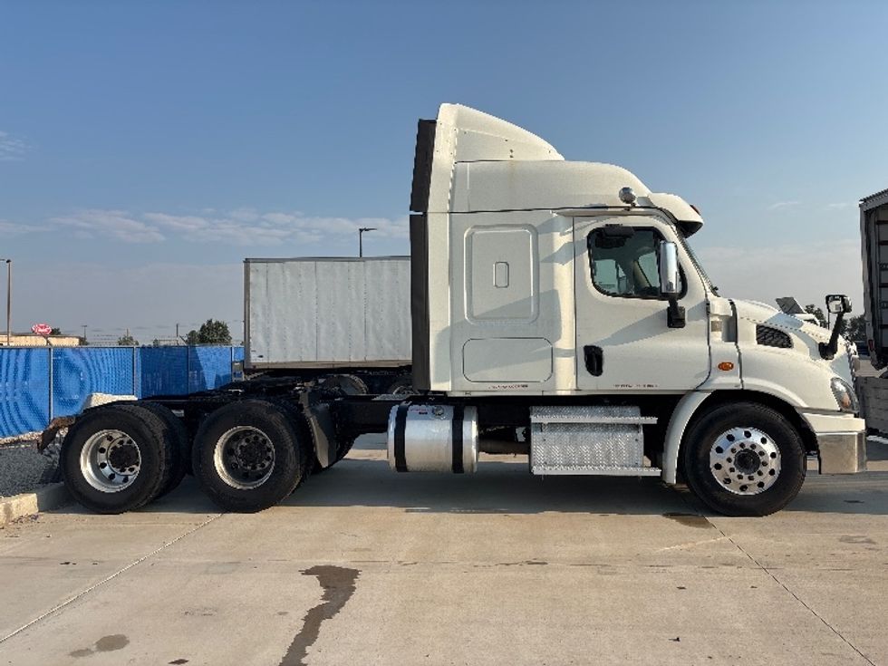 Sleeper Tractor-Heavy Duty Tractors-Freightliner-2019-Cascadia 11364ST-Greeley-CO-464,163\n\t\tmiles-$ 57,250 - Image 8