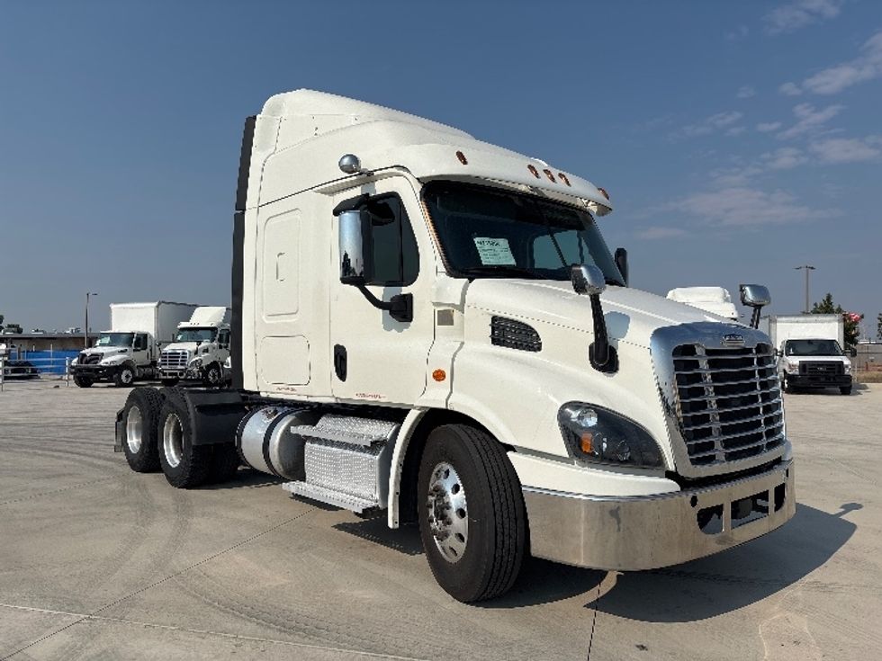 Sleeper Tractor-Heavy Duty Tractors-Freightliner-2019-Cascadia 11364ST-Greeley-CO-579,576\n\t\tmiles-$ 50,000 - Image 1