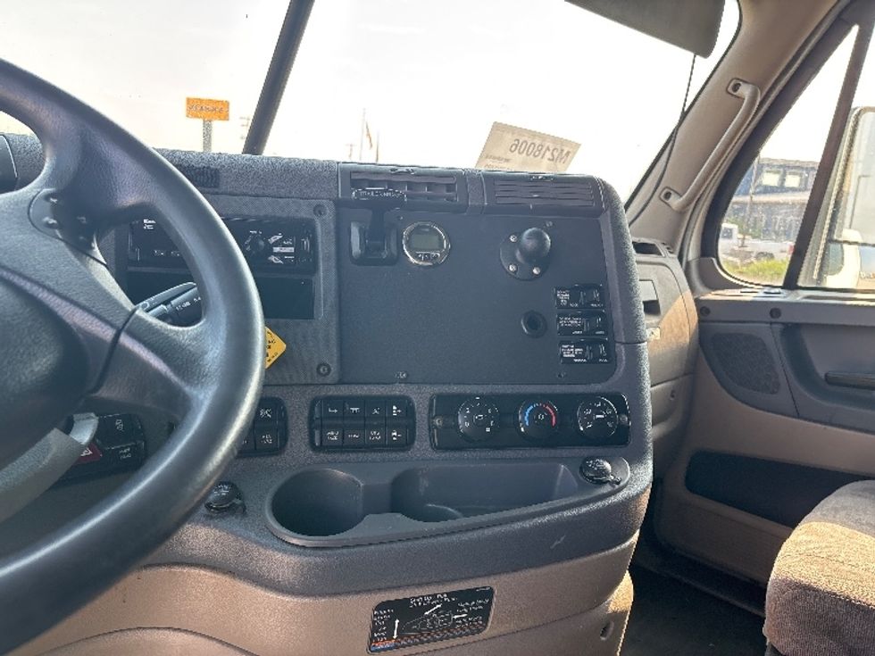 Sleeper Tractor-Heavy Duty Tractors-Freightliner-2019-Cascadia 11364ST-Greeley-CO-579,576\n\t\tmiles-$ 50,000 - Image 12