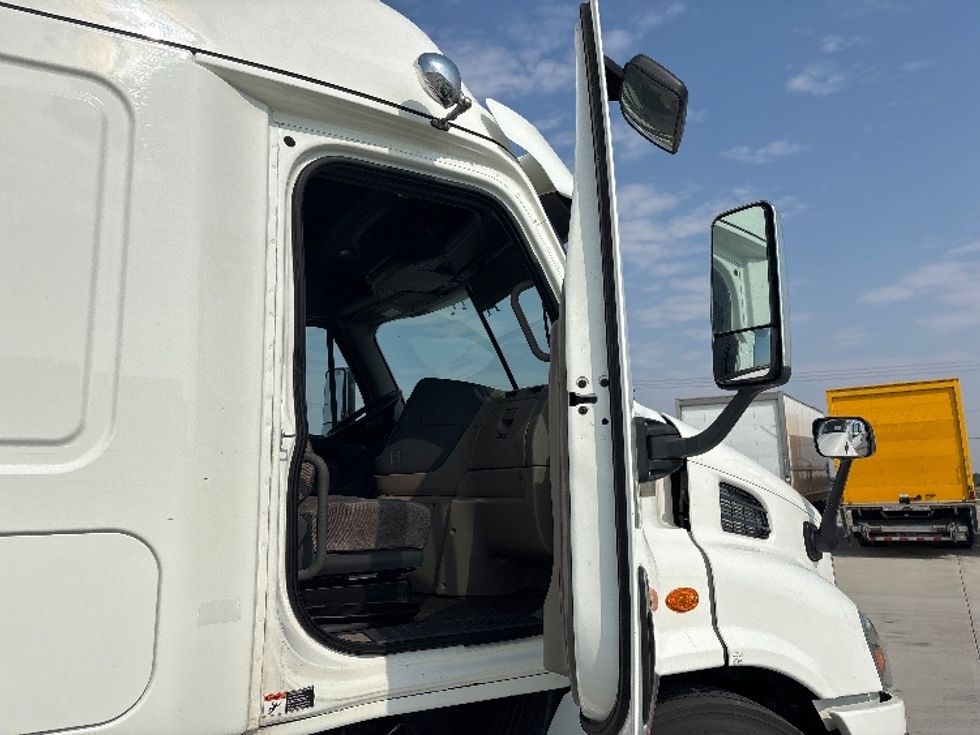 Sleeper Tractor-Heavy Duty Tractors-Freightliner-2019-Cascadia 11364ST-Greeley-CO-579,576\n\t\tmiles-$ 50,000 - Image 13