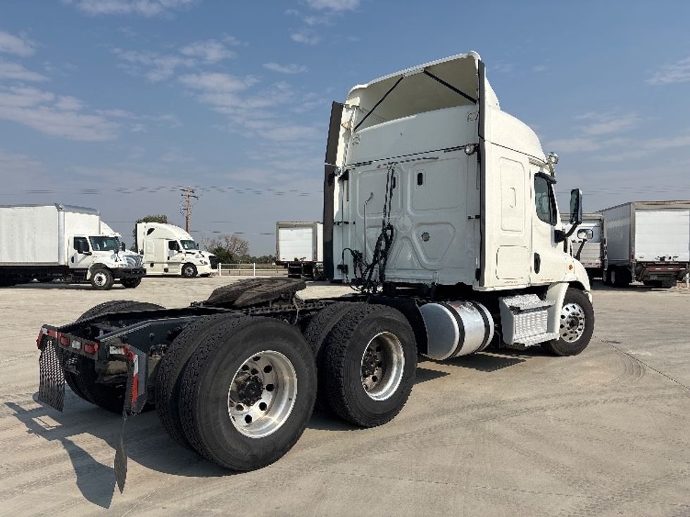 Sleeper Tractor-Heavy Duty Tractors-Freightliner-2019-Cascadia 11364ST-Greeley-CO-579,576\n\t\tmiles-$ 50,000 - Image 7