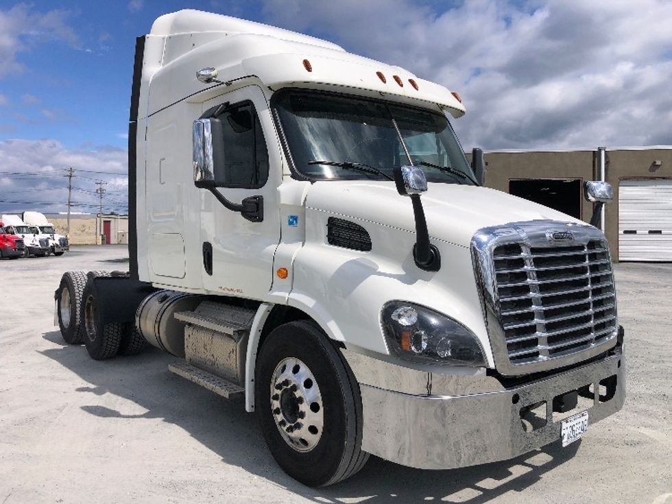 Sleeper Tractor-Heavy Duty Tractors-Freightliner-2019-Cascadia 11364ST-Guilderland Center-NY-542,259\n\t\tmiles-$ 47,000 - Image 1