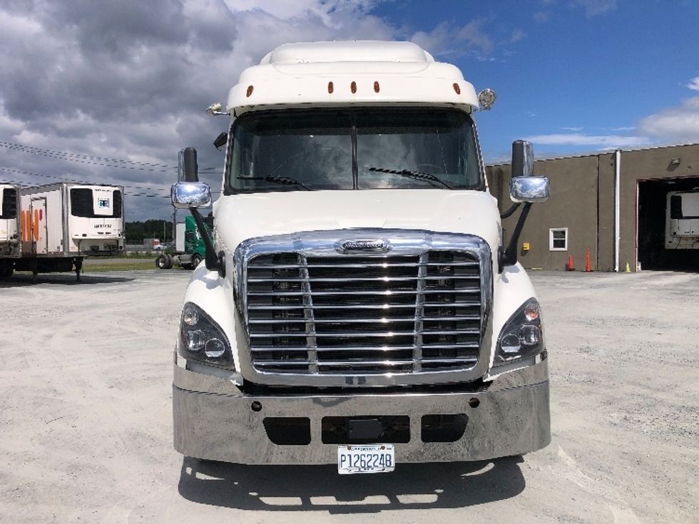 Sleeper Tractor-Heavy Duty Tractors-Freightliner-2019-Cascadia 11364ST-Guilderland Center-NY-542,259\n\t\tmiles-$ 47,000 - Image 2