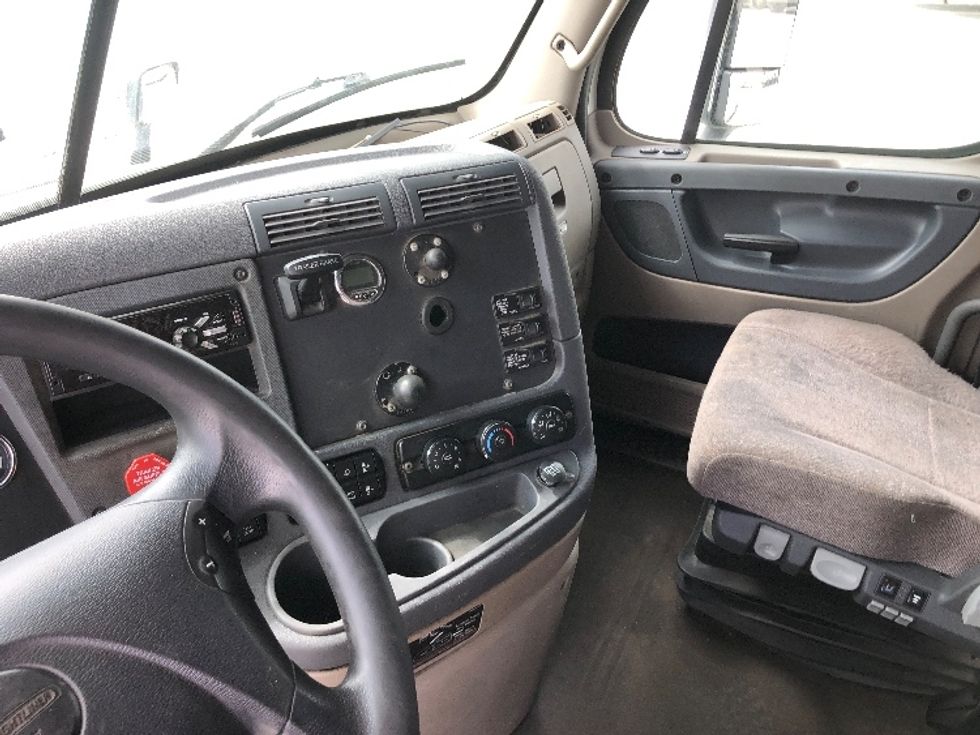 Sleeper Tractor-Heavy Duty Tractors-Freightliner-2019-Cascadia 11364ST-Guilderland Center-NY-542,259\n\t\tmiles-$ 47,000 - Image 12