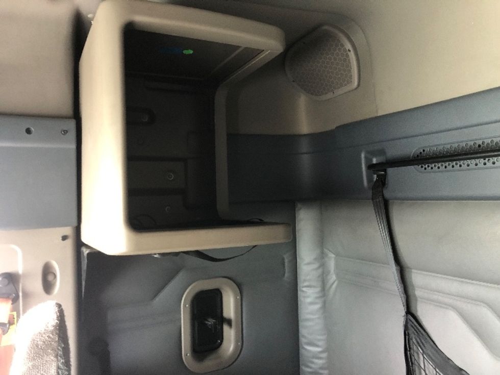 Sleeper Tractor-Heavy Duty Tractors-Freightliner-2019-Cascadia 11364ST-Guilderland Center-NY-542,259\n\t\tmiles-$ 47,000 - Image 19