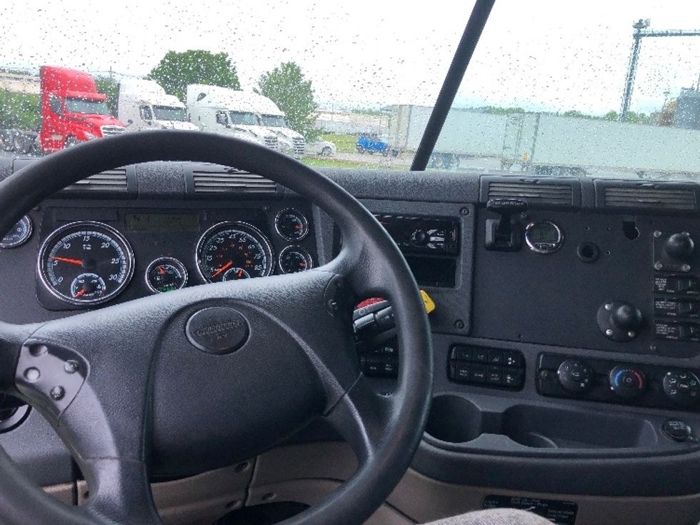 Sleeper Tractor-Heavy Duty Tractors-Freightliner-2019-Cascadia 11364ST-Guilderland Center-NY-559,800\n\t\tmiles-$ 46,000 - Image 11