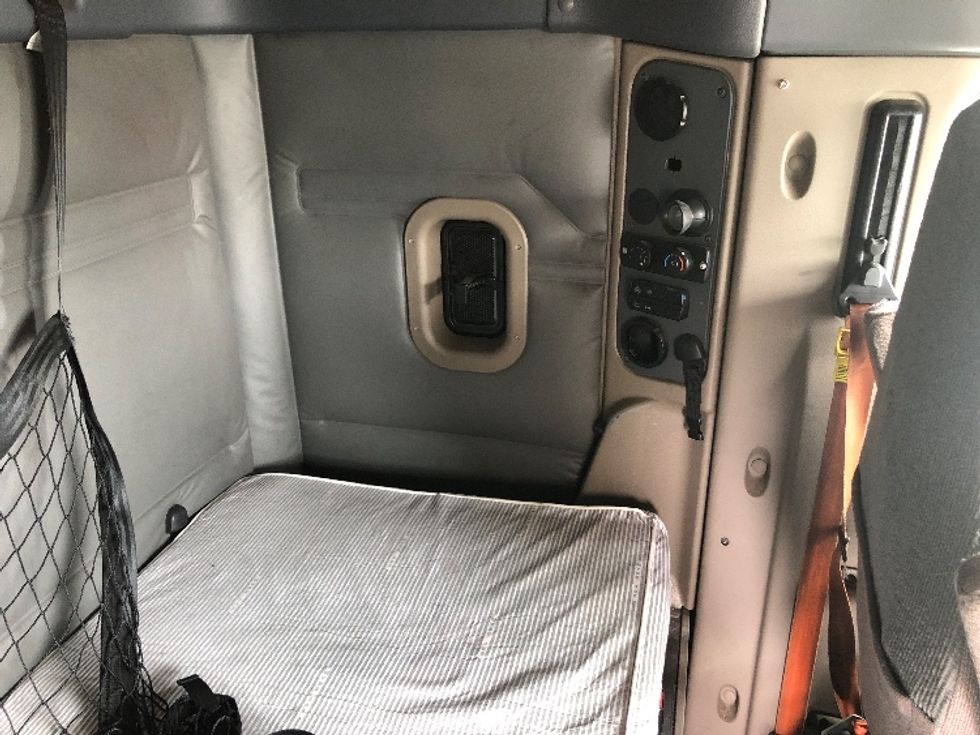 Sleeper Tractor-Heavy Duty Tractors-Freightliner-2019-Cascadia 11364ST-Guilderland Center-NY-559,800\n\t\tmiles-$ 46,000 - Image 18