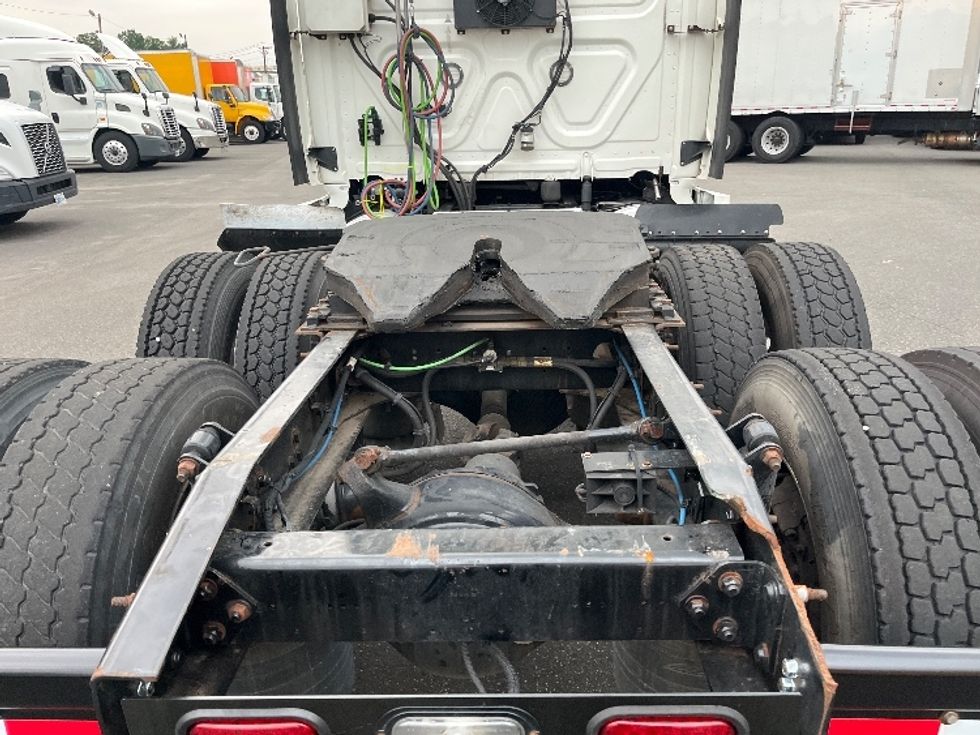 Sleeper Tractor-Heavy Duty Tractors-Freightliner-2019-Cascadia 11364ST-Linden-NJ-266,512\n\t\tmiles-$ 63,750 - Image 6