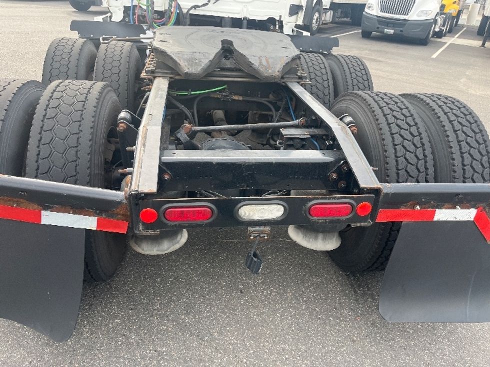 Sleeper Tractor-Heavy Duty Tractors-Freightliner-2019-Cascadia 11364ST-Linden-NJ-402,854\n\t\tmiles-$ 56,750 - Image 6