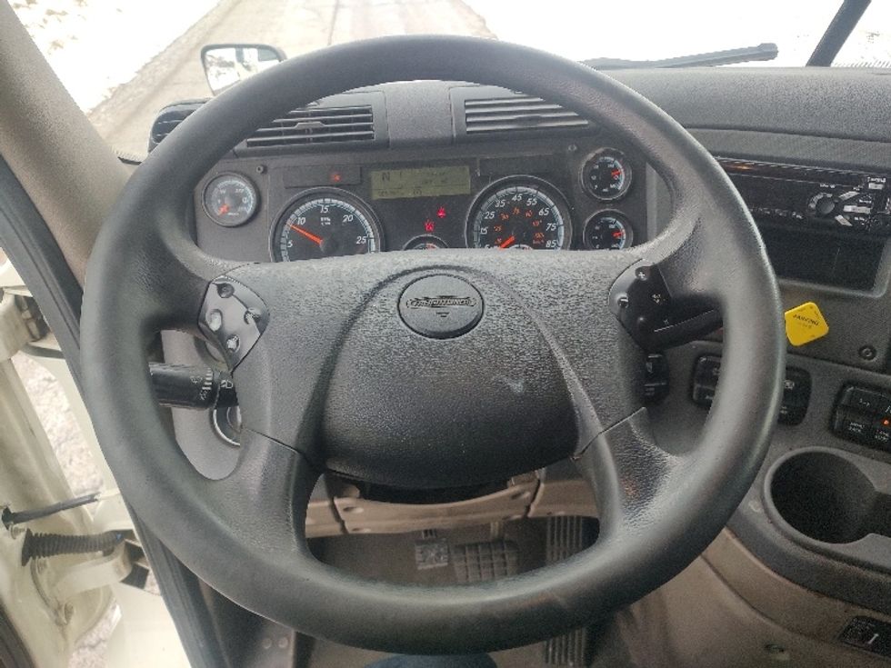 Sleeper Tractor-Heavy Duty Tractors-Freightliner-2019-Cascadia 11364ST-Mount Hope-OH-588,001\n\t\tmiles-$ 40,250 - Image 11