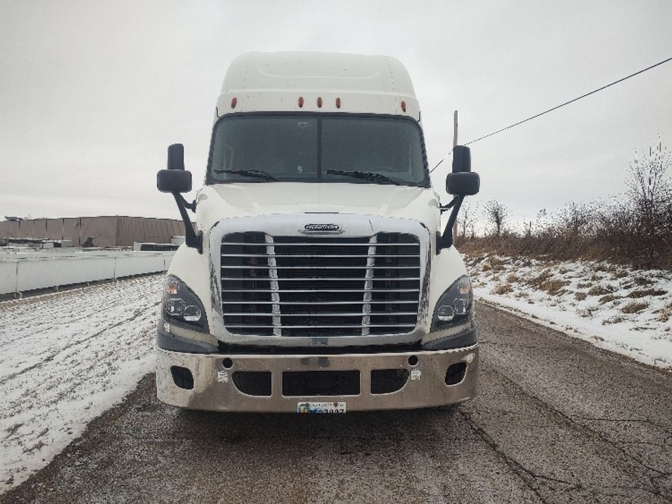 Sleeper Tractor-Heavy Duty Tractors-Freightliner-2019-Cascadia 11364ST-Mount Hope-OH-588,001\n\t\tmiles-$ 40,250 - Image 2