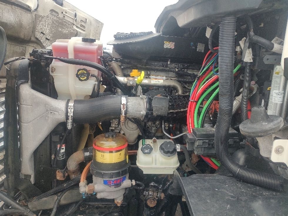 Sleeper Tractor-Heavy Duty Tractors-Freightliner-2019-Cascadia 11364ST-Mount Hope-OH-588,001\n\t\tmiles-$ 40,250 - Image 21